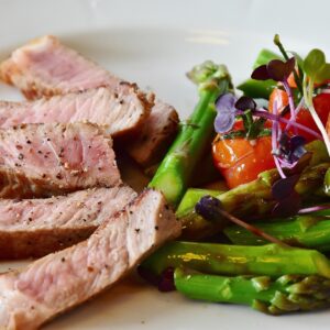 asparagus, steak, veal steak, veal, flesh, pink, grilling, green, green asparagus, asparagus time, pesto, vegetables, tomatoes, cress, sango radish cress, balsamic vinegar, oil, meal, enjoy the meal, cook, kitchen, healthy, spring, low carb, diet, nature, food